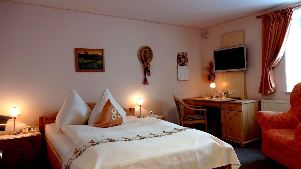 Logis L'Auberge Gutshof 比绍夫斯韦尔达 外观 照片