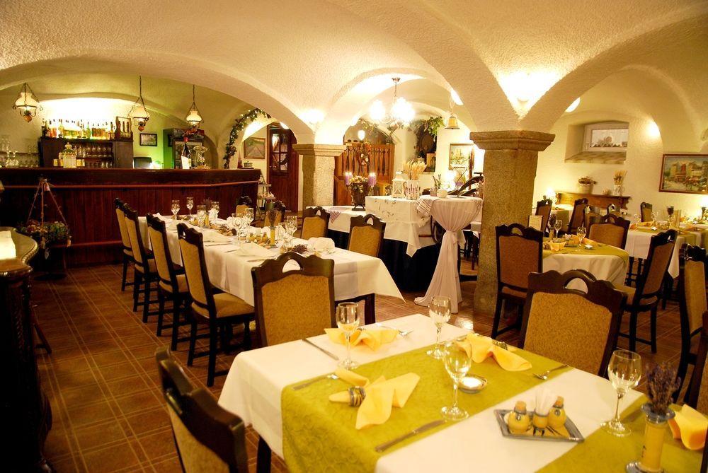 Logis L'Auberge Gutshof 比绍夫斯韦尔达 外观 照片